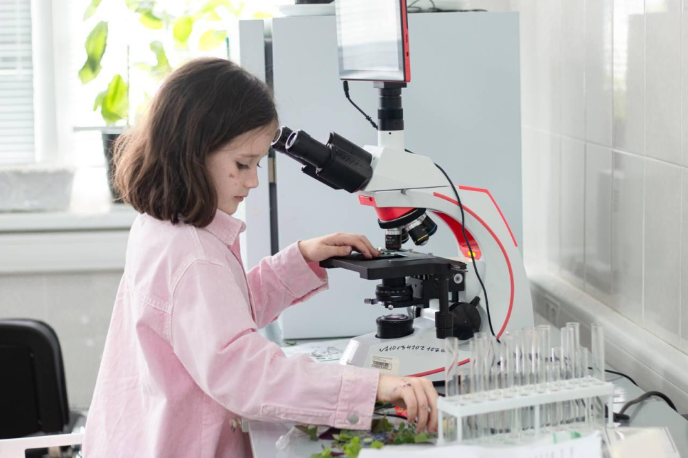 В РОСБИОТЕХе прошел конкурсный отбор участников программы «Основы биотехнологии и микробиологии» совместно с МДЦ «Артек»