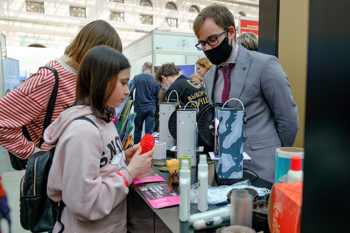 Приглашаем на выставку Студенческого научного общества // Welcome to the exhibition of the Student Scientific Society