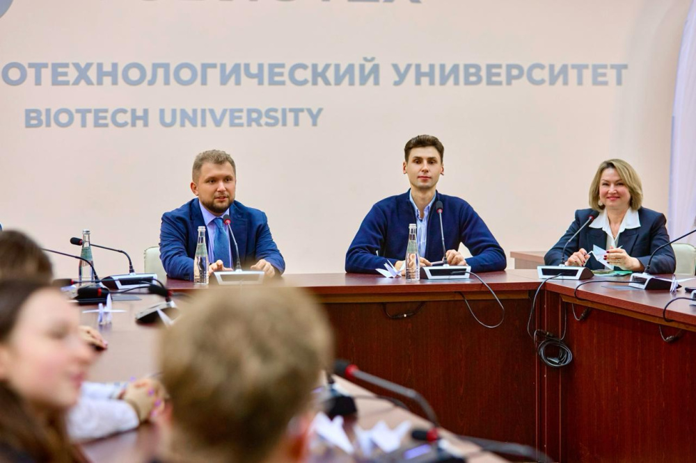 Вице-спикер Госдумы РФ Борис Чернышов встретился с активом Патриотического центра РОСБИОТЕХа