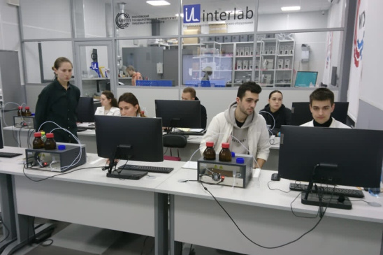 В Росбиотех прошла лекция по разработке хроматографического метода анализа от старшего научного сотрудника Лаборатории ядерного магнитного резонанса