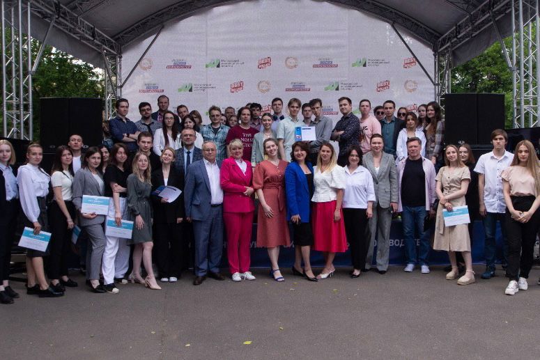 Предзащита комплексных ВКР и стартап-проектов прошла в формате научного стендапа Предзащита комплексных ВКР и стартап-проектов прошла в формате научного стендапа
