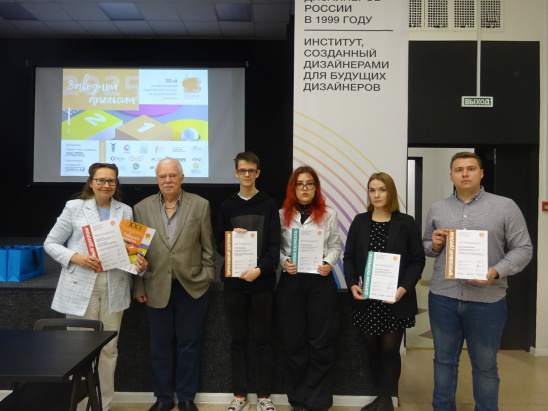 Студенты РОСБИОТЕХа заняли призовые места за лучший дизайн упаковки на конкурсе «Заводной апельсин — 2025»